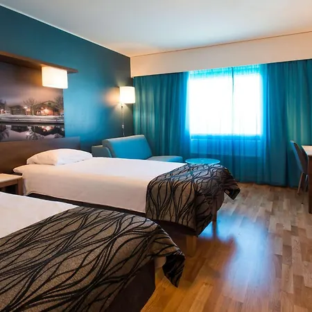 Otel Scandic Station 4*