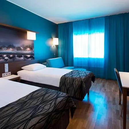 Otel Scandic Station 4*