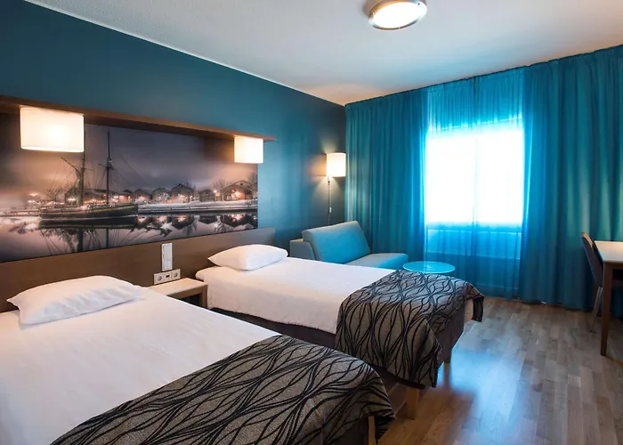 Hotell Scandic Station 4*