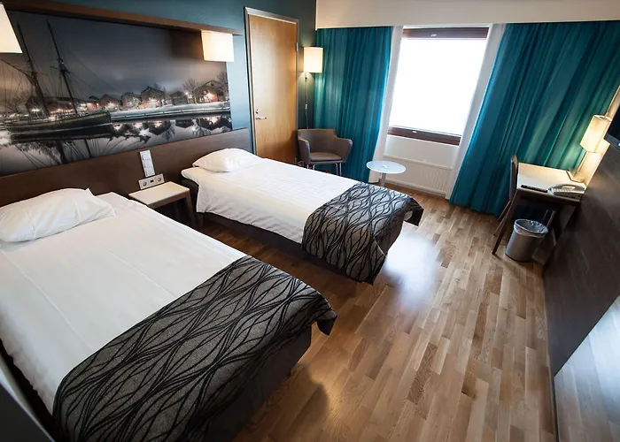 Hotell Scandic Station 4*